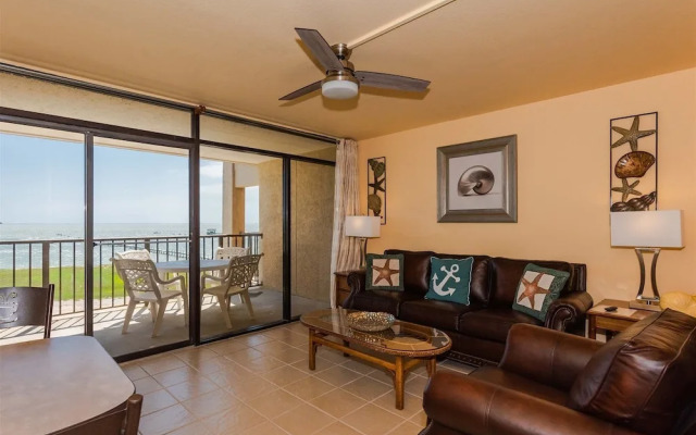 Laguna Reef Condos by VTrips