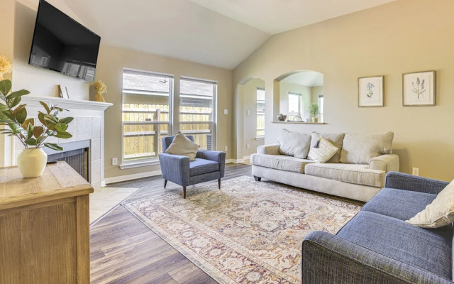 Pet-friendly Texas Retreat w/ Fenced-in Yard!