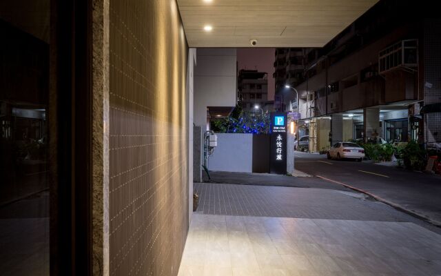 CHECK inn Taichung Wenxin Zhongqing