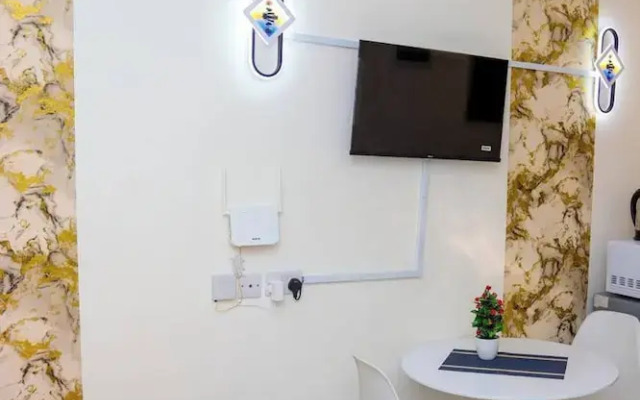 Peaceful And Unique Studio Jkia Airport Stay