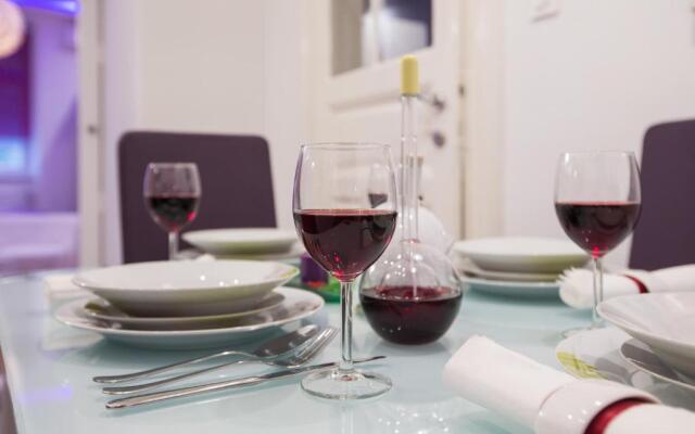 Apartment Center Four stars