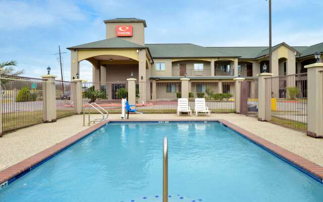 Econo Lodge Inn & Suites Port Arthur near Sabine Pass