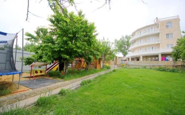 Guest House on Sovetskaya 143