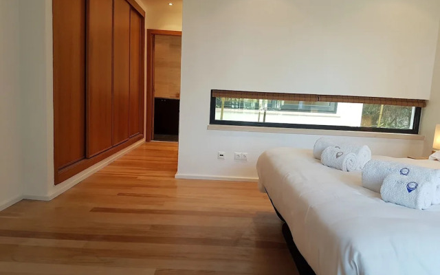 Aroeira Paradise Villa by Host-Point