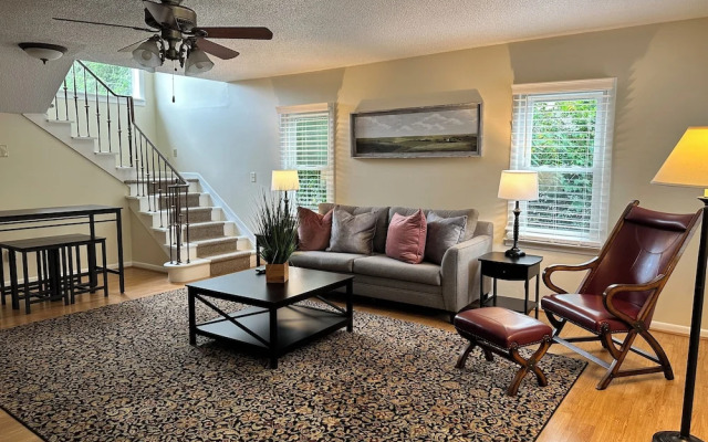 Mountainaire Inn and Log Cabins