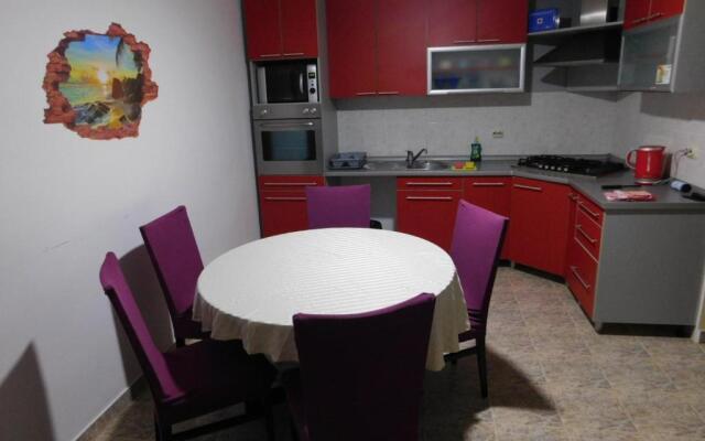 Apartments Leo Janjina