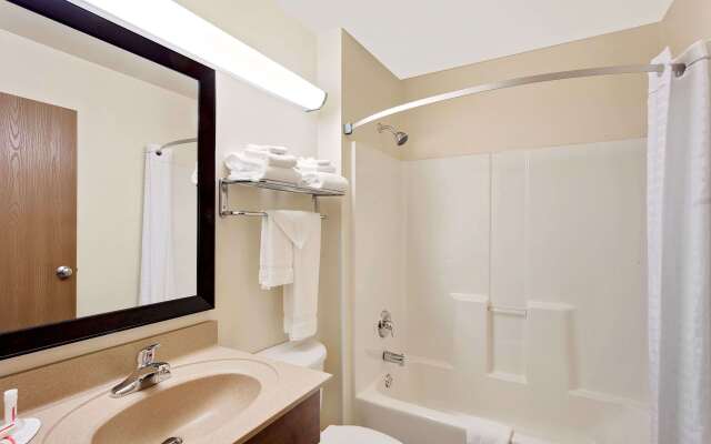 Super 8 by Wyndham Lebanon