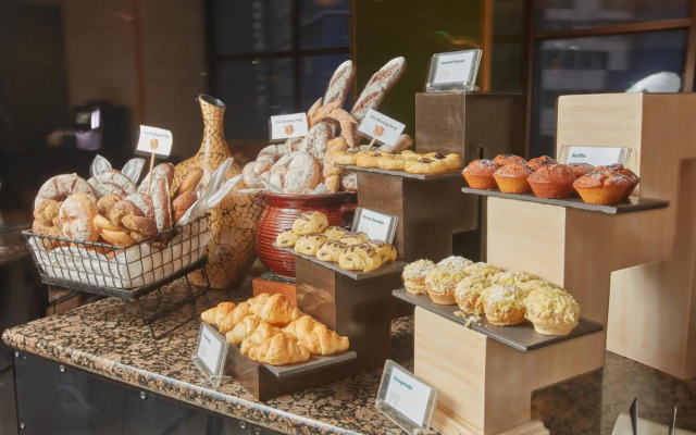 Holiday Inn & Suites Manila Galleria by IHG