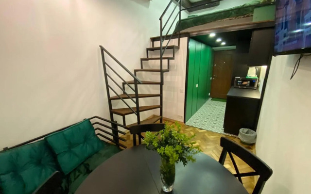 Metropolis apartment on Pekarska 2