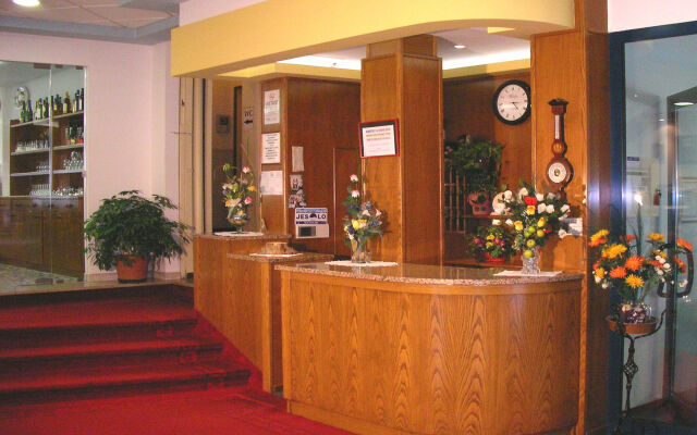 Hotel Trovatore