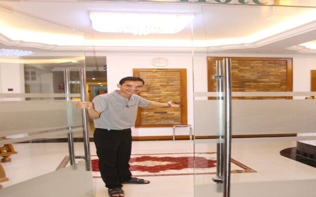 Sky Hotel Hlaing Thar Yar Yangon