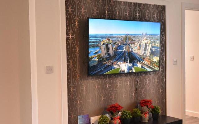 Exec 2Bed 2Bath Serviced Apartment Balcony Parking