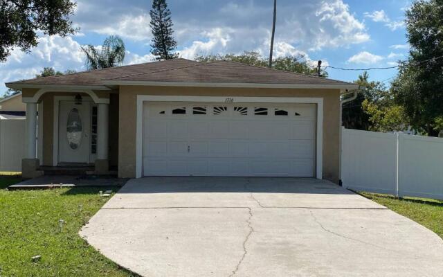 Modern and familiar house in Tampa Florida