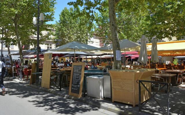 Beautiful holiday home in Courry with private pool