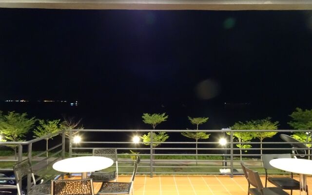 Bayfront Hotel