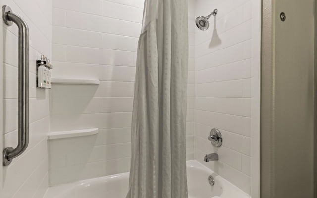 Holiday Inn Express Hotel & Suites Okmulgee