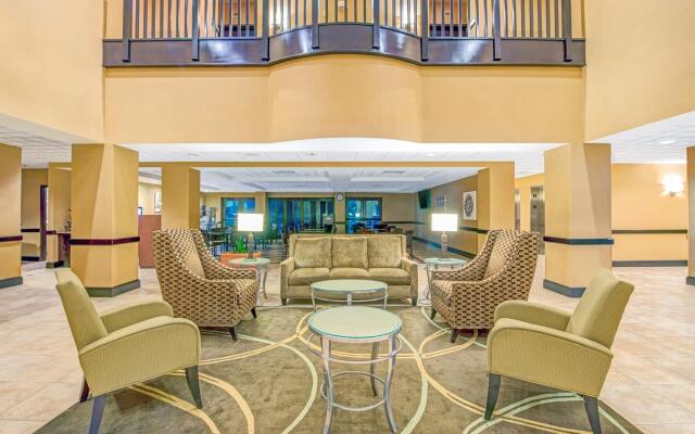 Comfort Inn & Suites Frisco East - McKinney