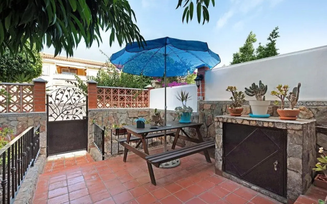 Lovely 2-Bed House with terrace and Pool Chayofa