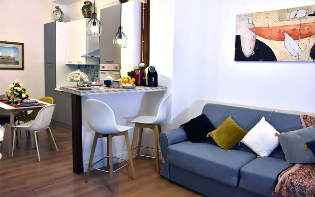 Gloden House Apartments