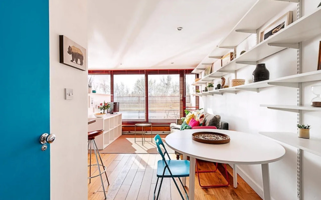 Bright Flat For 2 in Dartmouth Park