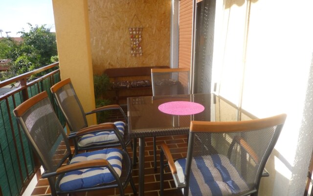 Apartment 1200