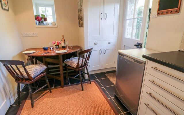 Spinsters Rock Cottage