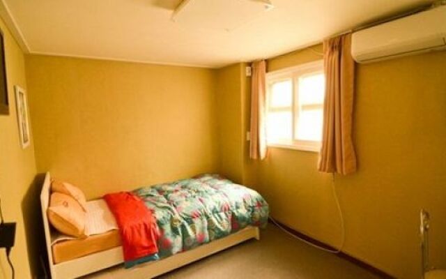 Korstay Guesthouse Seoul Station