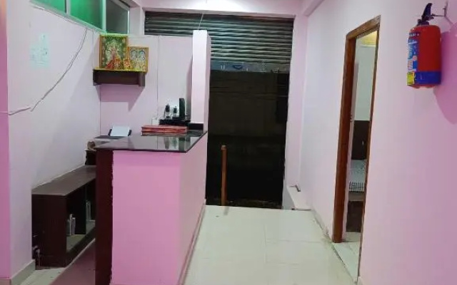 OYO 92487 Pandey Ji Guesthouse