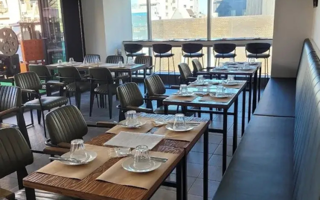 Jingom Stay Hotel