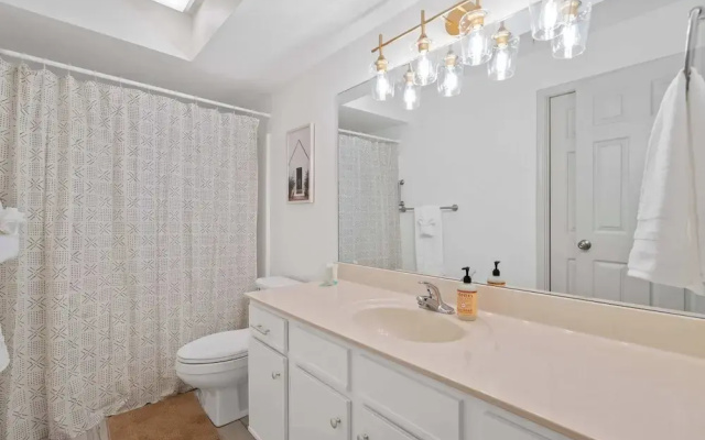 Foothills Walk-in - On-site Amenities