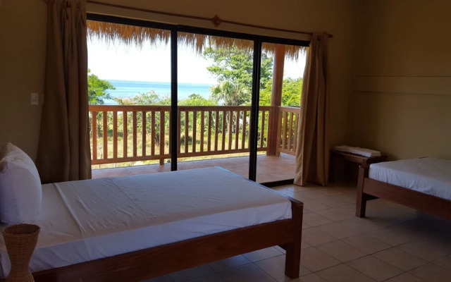 Las Palmeras Beach Hotel