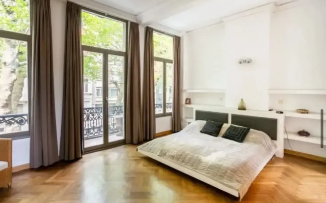 Villa Anvers 4 BDR Parking