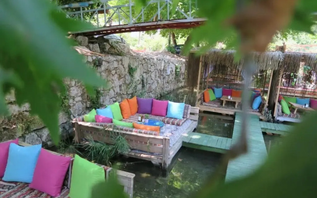Paradise Hotel & Cafe & Restaurant