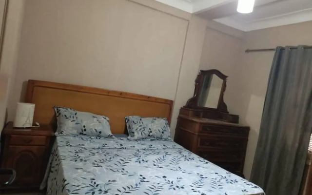 F2 bien équipé en centre-ville de Béjaïa