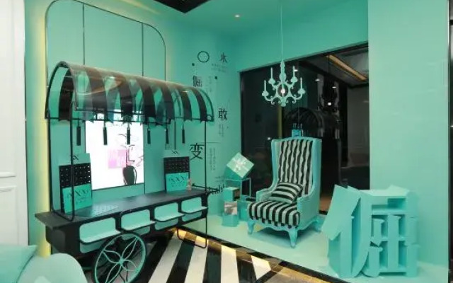 Xana Lite Hotel (Zhanjiang Haibin Dadao Jiangnan Shijia)