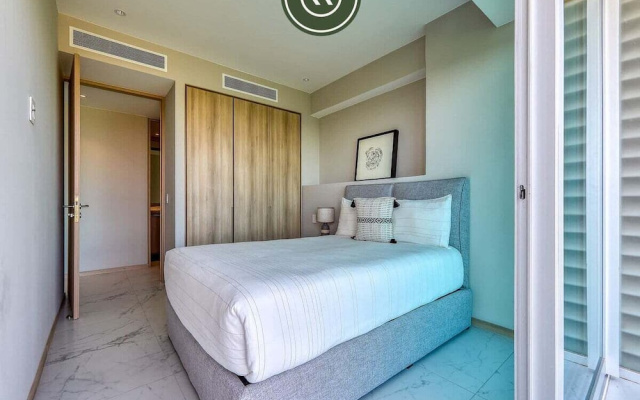 Luxury 3 BR Condo - Beach Access 1 Block Away