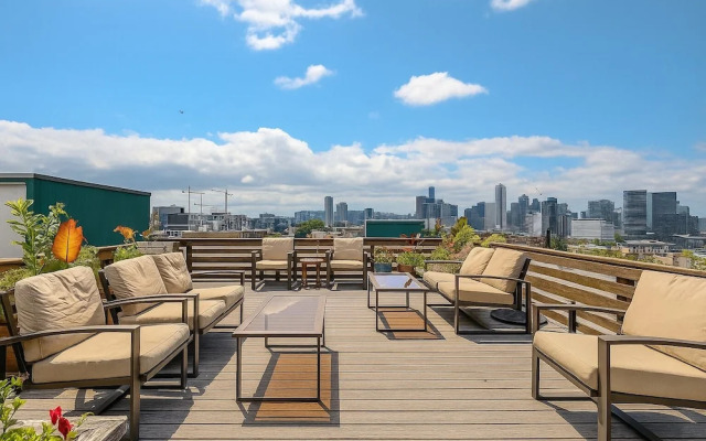 Cozy Capitol Hill with Needle View