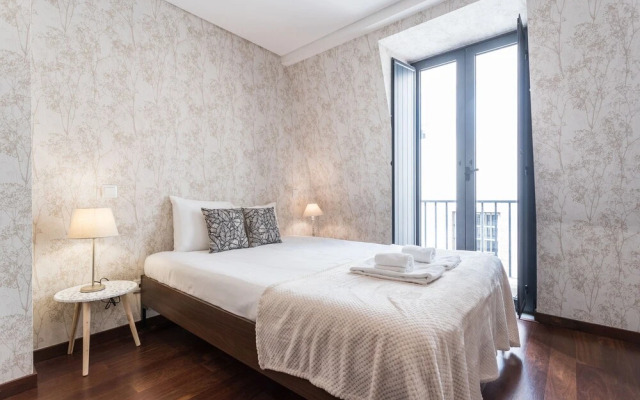 Rossio Penthouse Three-Bedroom Apartment w/ River View and Parking - b