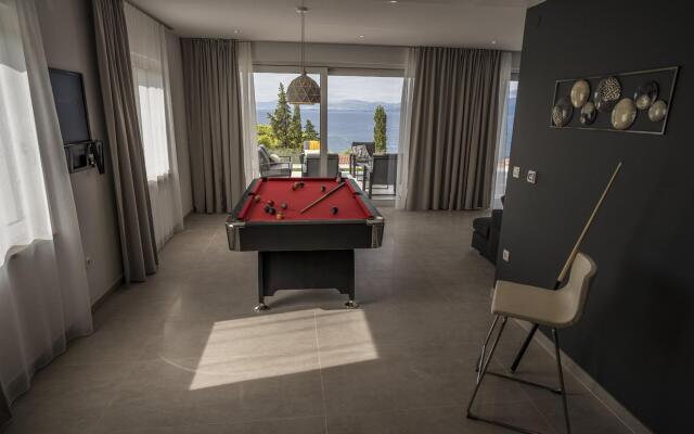 D in Postira with 7 bedrooms and 7 bathrooms