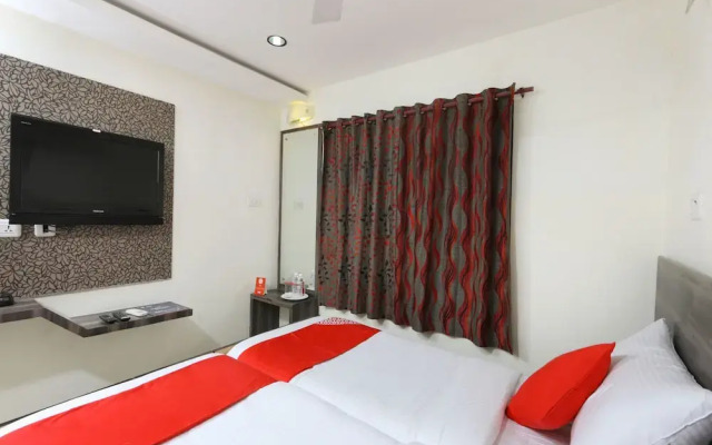 OYO Flagship 559 Harshetha Residency