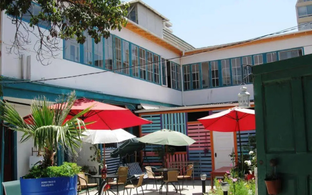 Street Garden Hostel