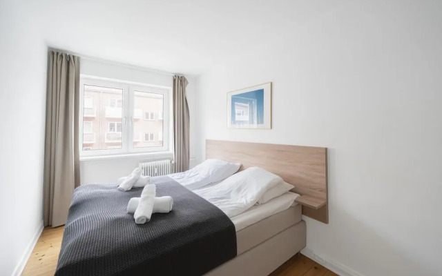 Refurbished 1-bed Close to Metro and Airport