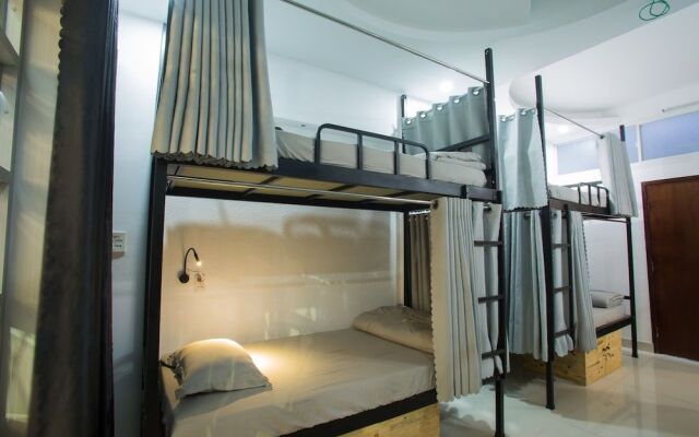 Carisbay Hostel