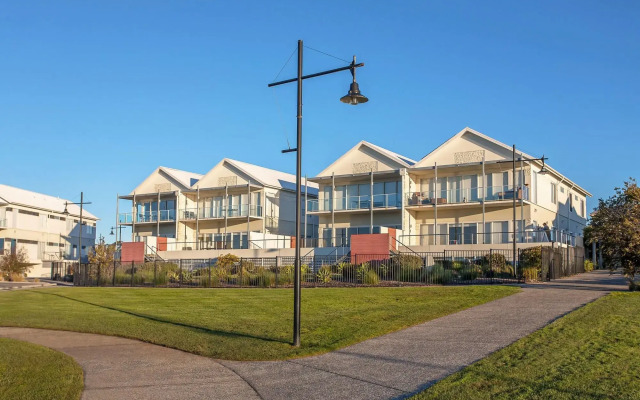 York Cove Hotel