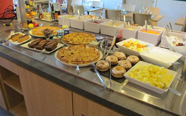 Brit Hotel Reims Croix Blandin