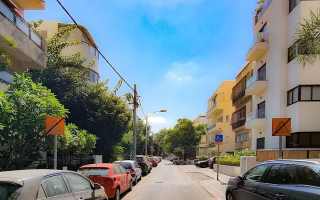 Rupin Nacre in Tel Aviv-yafo