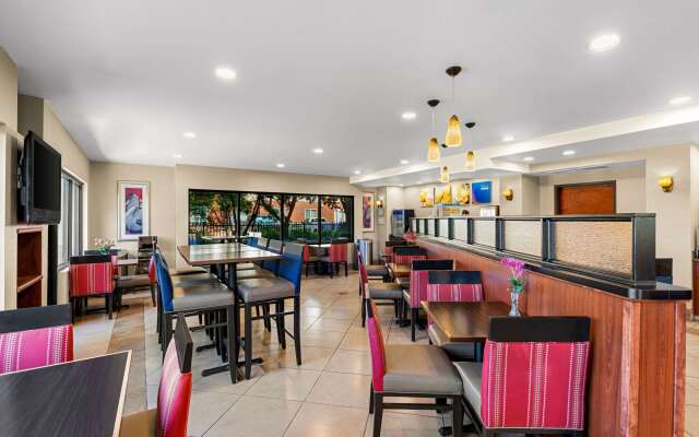 Comfort Suites Vacaville-Napa Valley Area