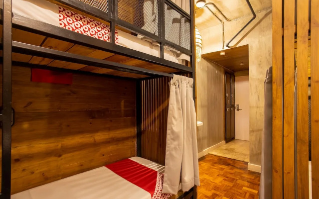 OYO 821 Connector Hostel