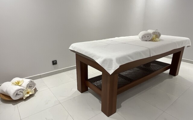 Lures Hotel