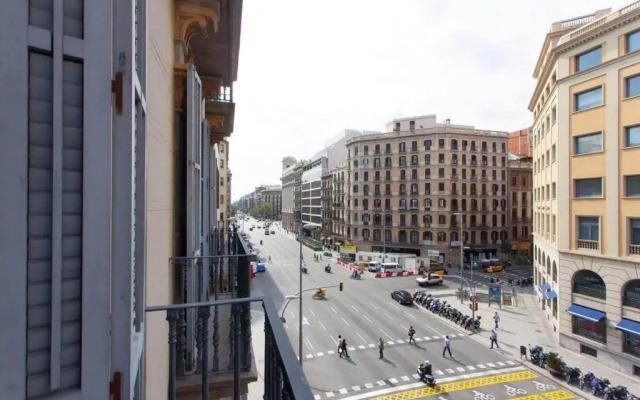 Classy 3bed 3bath apartment in Eixample